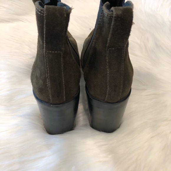 TOPSHOP Missile Olive Green Suede Chelsea Boots - Picture 6 of 15